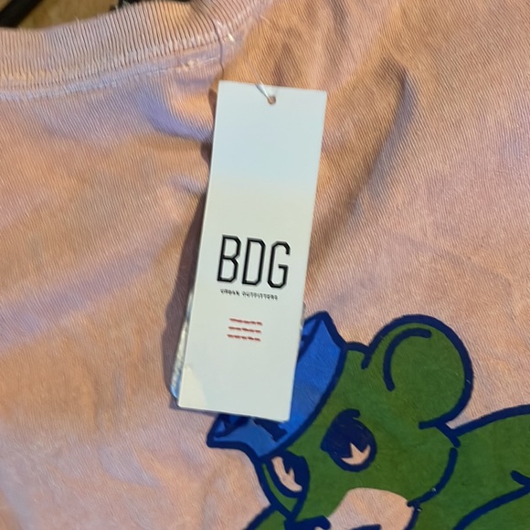 NWT Urban Outfitters BDG Peace bear T Shirt - Picture 3 of 3